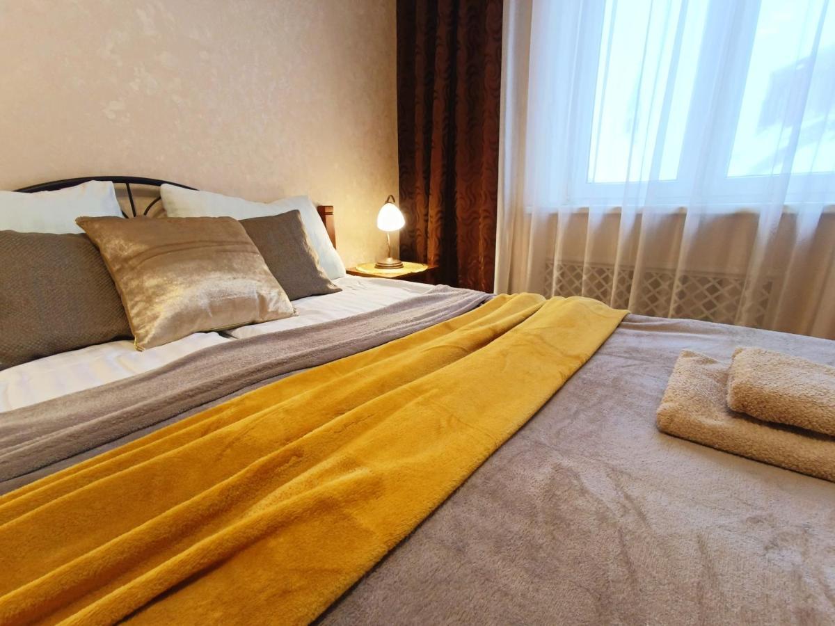 Old Town Retreat With Stunning Views 2 Bedroom Apartment Nearby The Church Of Saint Peter Рига Екстериор снимка