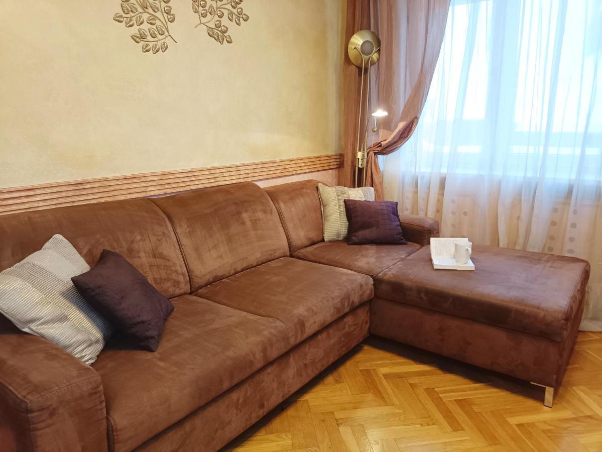 Old Town Retreat With Stunning Views 2 Bedroom Apartment Nearby The Church Of Saint Peter Рига Екстериор снимка