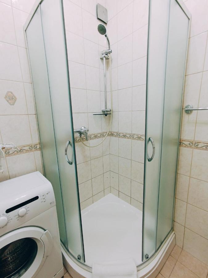 Old Town Retreat With Stunning Views 2 Bedroom Apartment Nearby The Church Of Saint Peter Рига Екстериор снимка