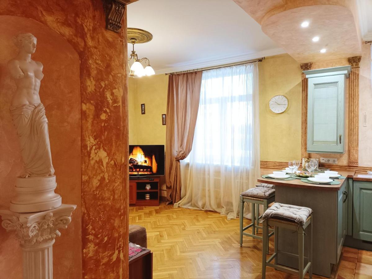 Old Town Retreat With Stunning Views 2 Bedroom Apartment Nearby The Church Of Saint Peter Рига Екстериор снимка