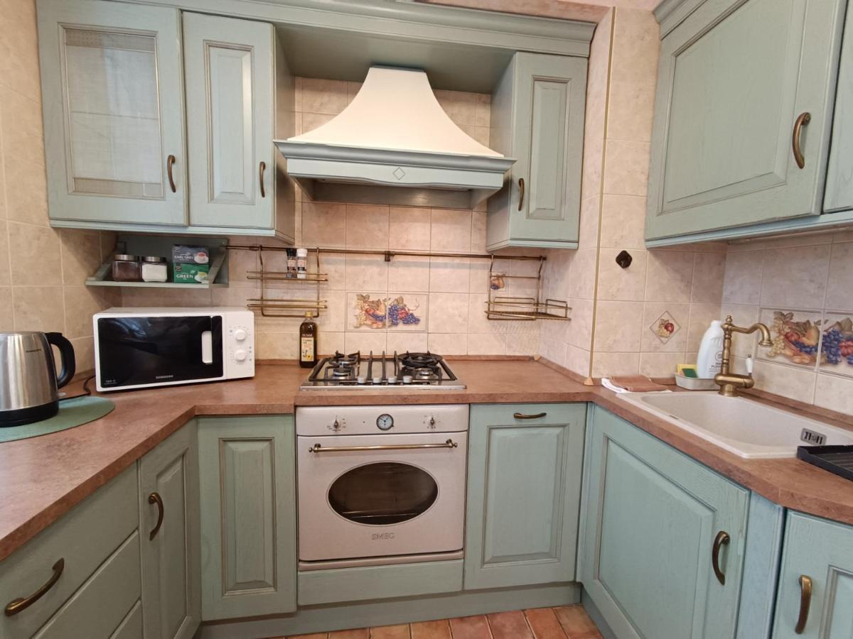 Old Town Retreat With Stunning Views 2 Bedroom Apartment Nearby The Church Of Saint Peter Рига Екстериор снимка